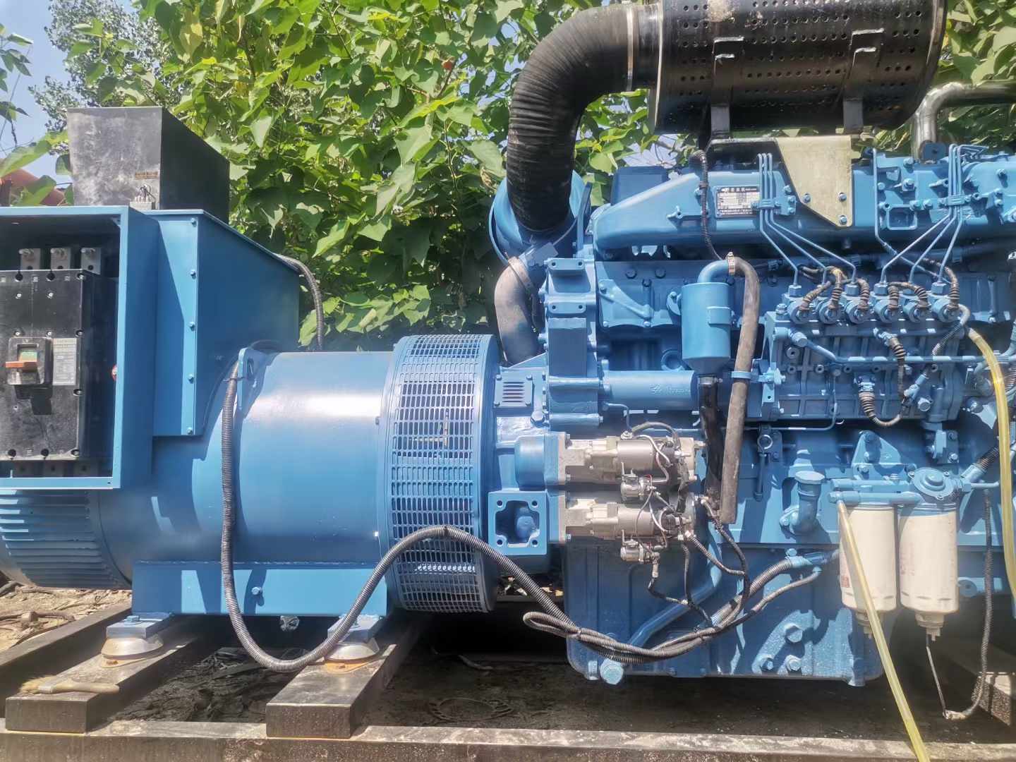 银海详细说明降低 800kW 柴油发电机输出电流波动的方法
