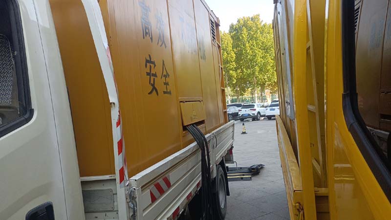 银海如何判断柴油发电机组和UPS电源的切换时间是否符合要求？