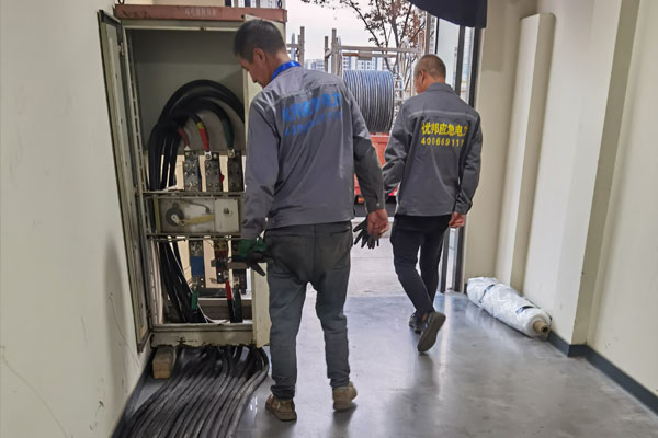 银海柴油发电机组的输出电压调节方式对设备性能有哪些影响？